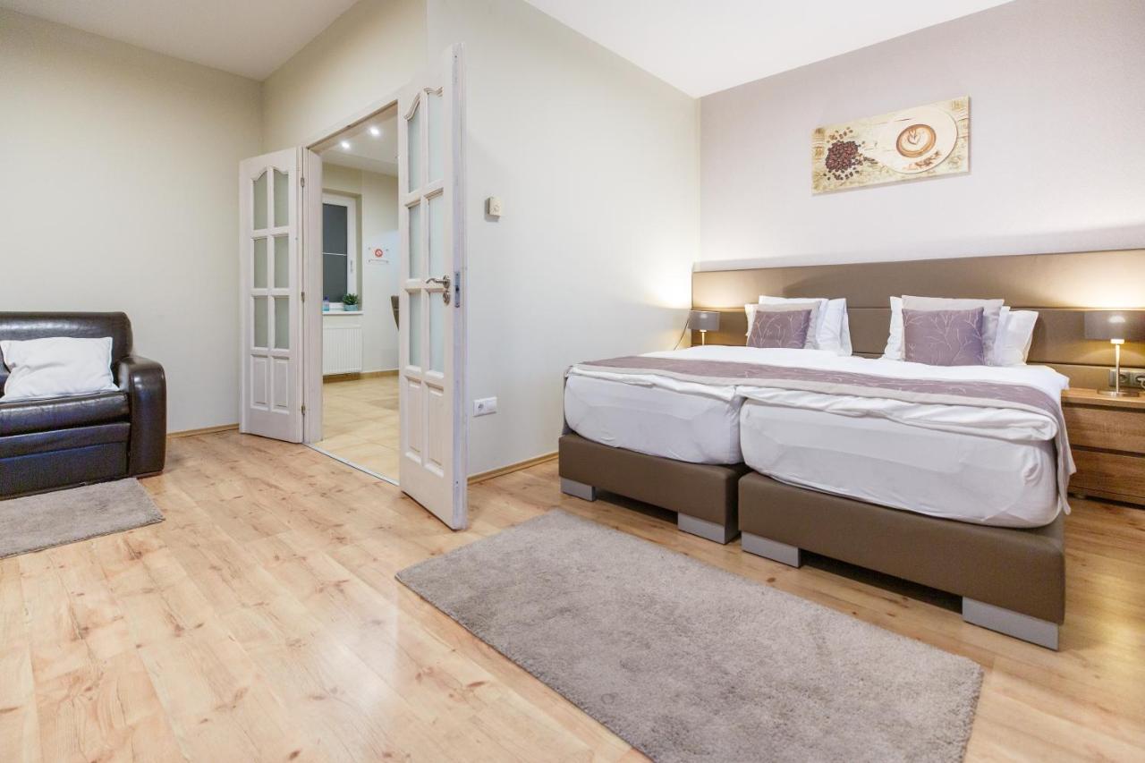 Mokka Apartments Miskolc Buitenkant foto