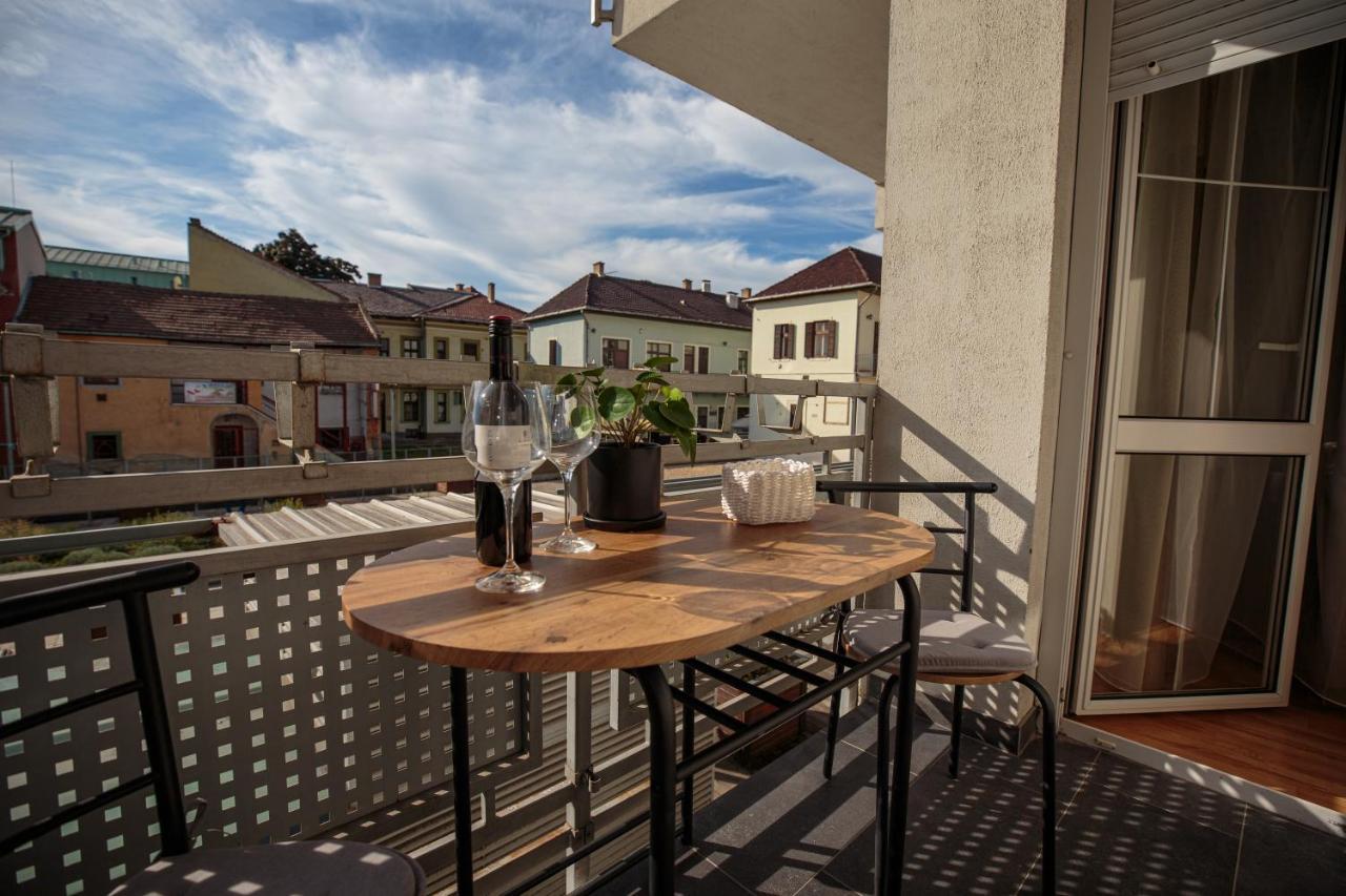 Mokka Apartments Miskolc Buitenkant foto