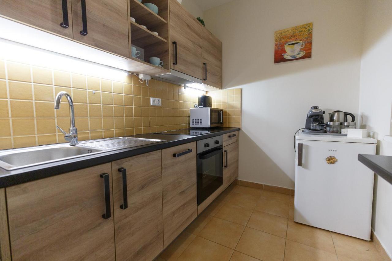 Mokka Apartments Miskolc Buitenkant foto