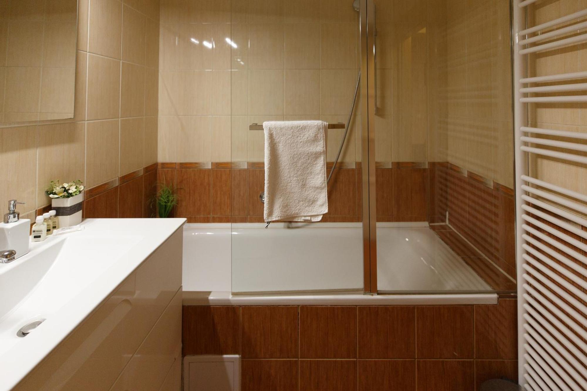 Mokka Apartments Miskolc Buitenkant foto