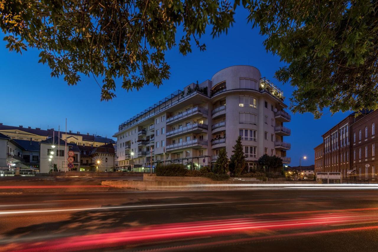 Mokka Apartments Miskolc Buitenkant foto